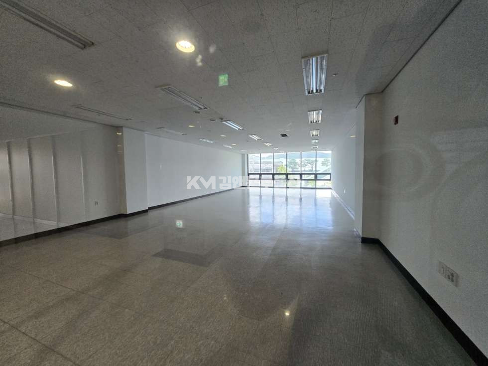 경기 수원영통구 이의동 상가 전문 I 월세 공실 광교역 초역세권 상가 임대 월세 매물번호 13461 사진 1