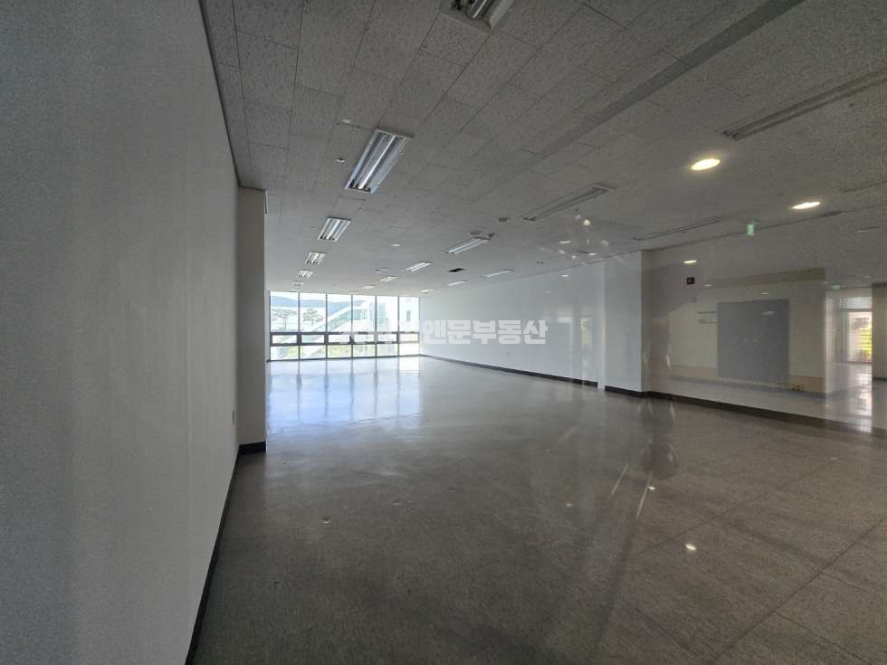 경기 수원영통구 이의동 상가 전문 I 월세 공실 광교역 초역세권 상가 임대 월세 매물번호 13461 사진 2