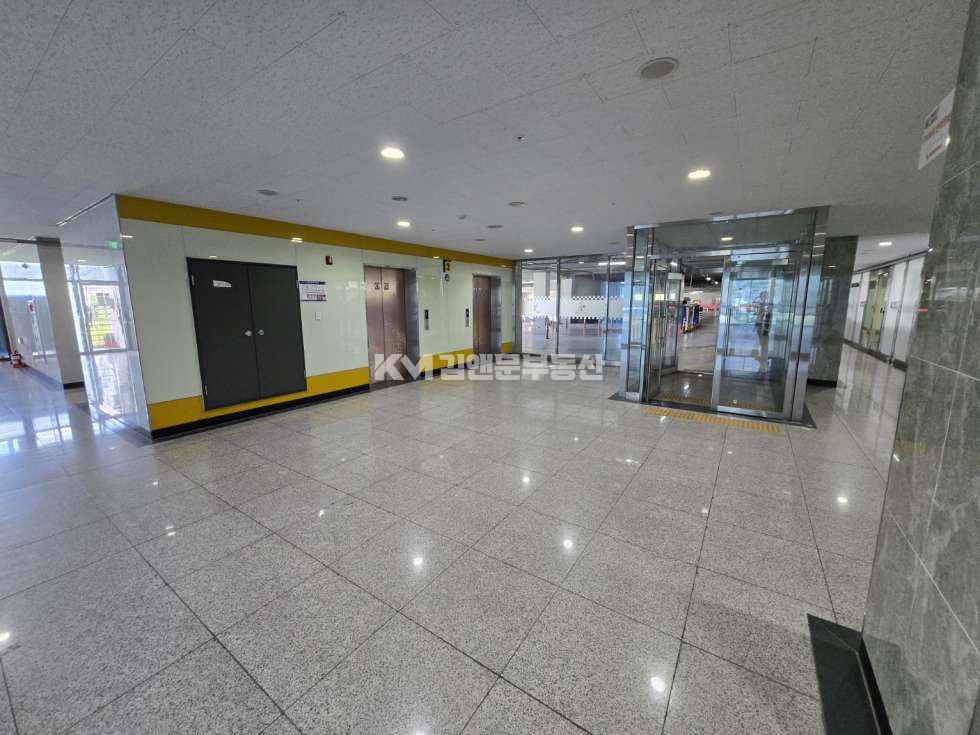 경기 수원영통구 이의동 상가 전문 I 월세 공실 광교역 초역세권 상가 임대 월세 매물번호 13461 사진 3