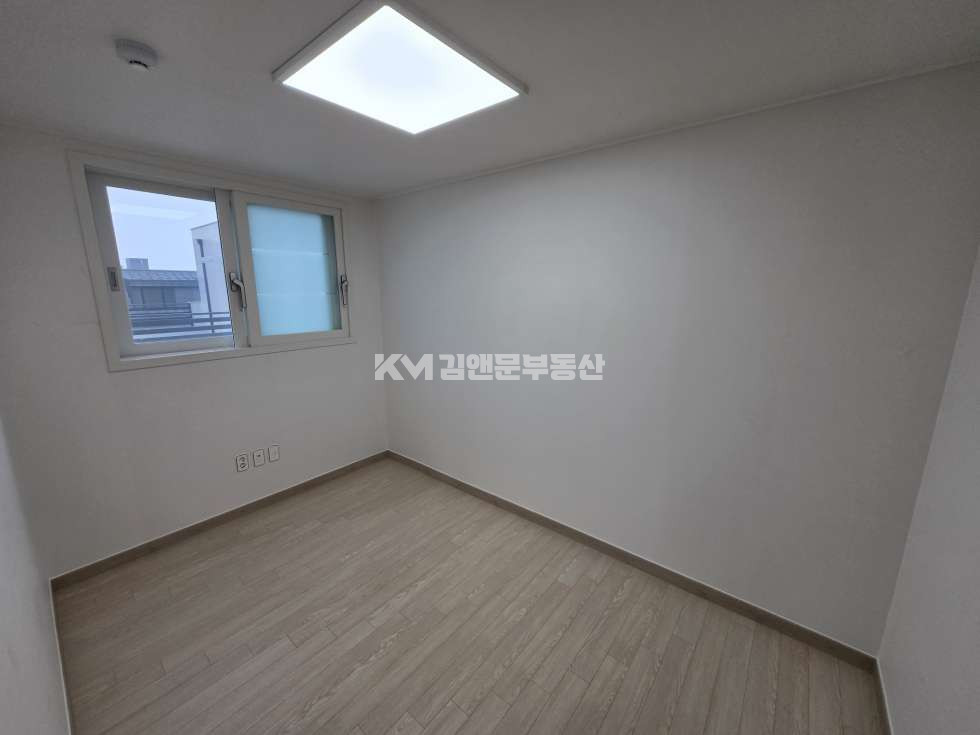 경기 수원권선구 권선동 994-9 (보현아트빌) 빌라전문 I 매매 쓰리룸 실입주 가능 거실 뻥뷰 매매 매물번호 13640 사진 4