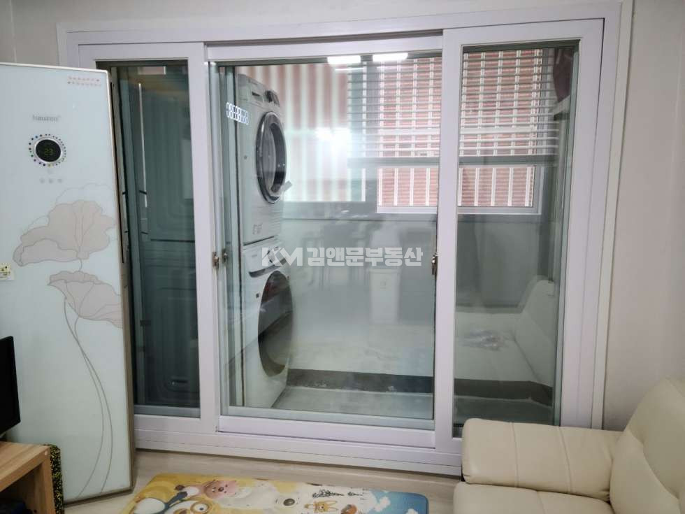 경기 수원권선구 세류동 1087-8 중앙하이츠 비동 반지층. 올수리된 쓰리룸 매매 매물번호 10290 사진 1