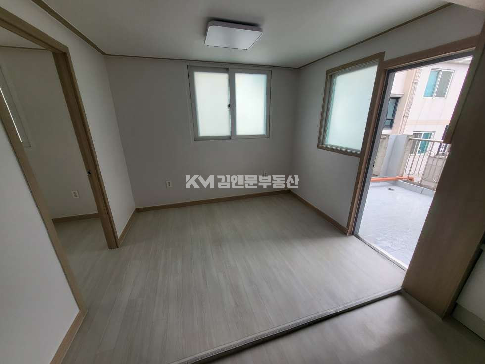 경기 수원권선구 세류동 508-3 세류동 신곡초 도보권 테라스 있는 쓰리룸 매매 실입주 가능 매매 매물번호 12869 사진 2