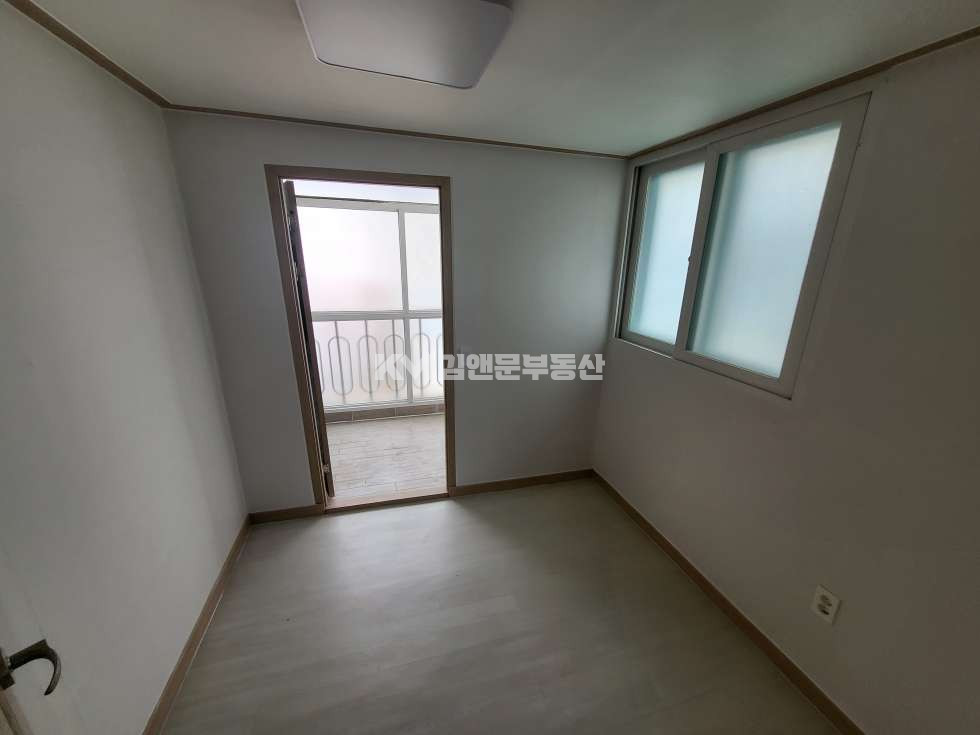 경기 수원권선구 세류동 508-3 세류동 신곡초 도보권 테라스 있는 쓰리룸 매매 실입주 가능 매매 매물번호 12869 사진 11