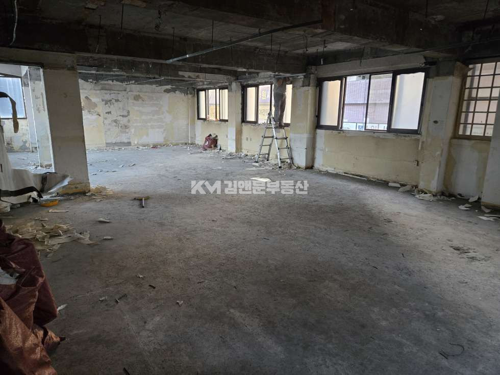 경기 수원권선구 권선동 수원 권선동 권선종합시장 인근 3층 상가 임대 공실 월세 매물번호 13236 사진 1