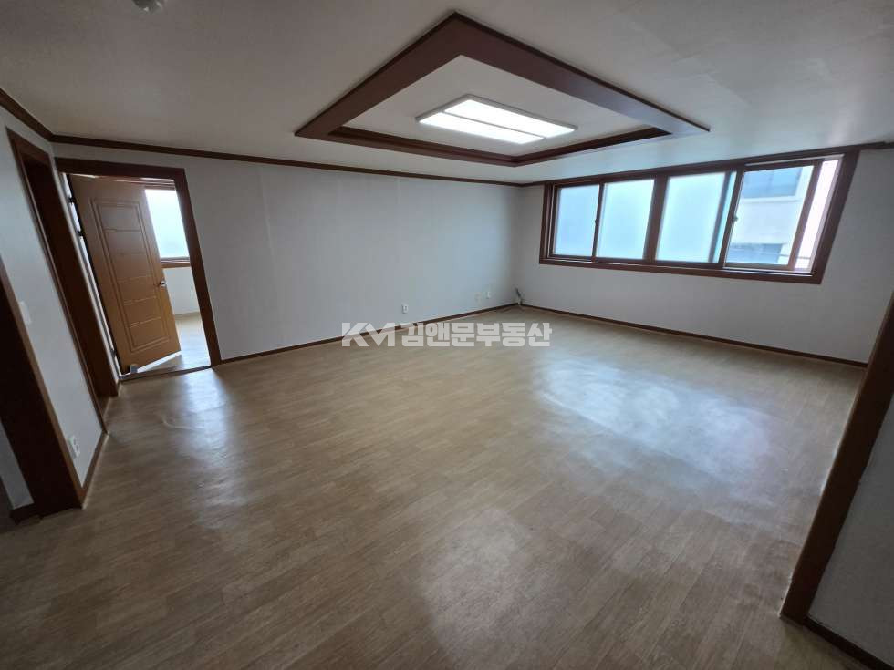 경기 수원권선구 권선동 사무실 사용가능한 상가 임대 공실 월세 매물번호 10875 사진 1